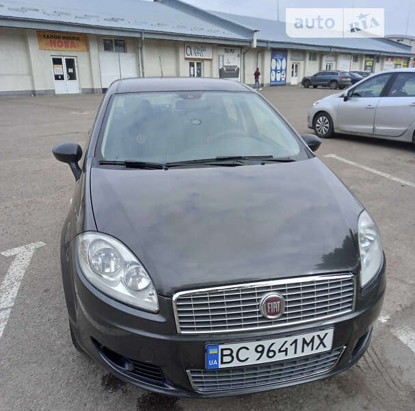 2011 fiat linea