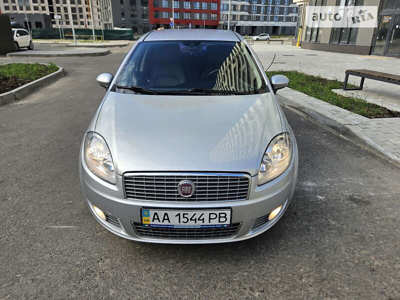 2011 fiat linea