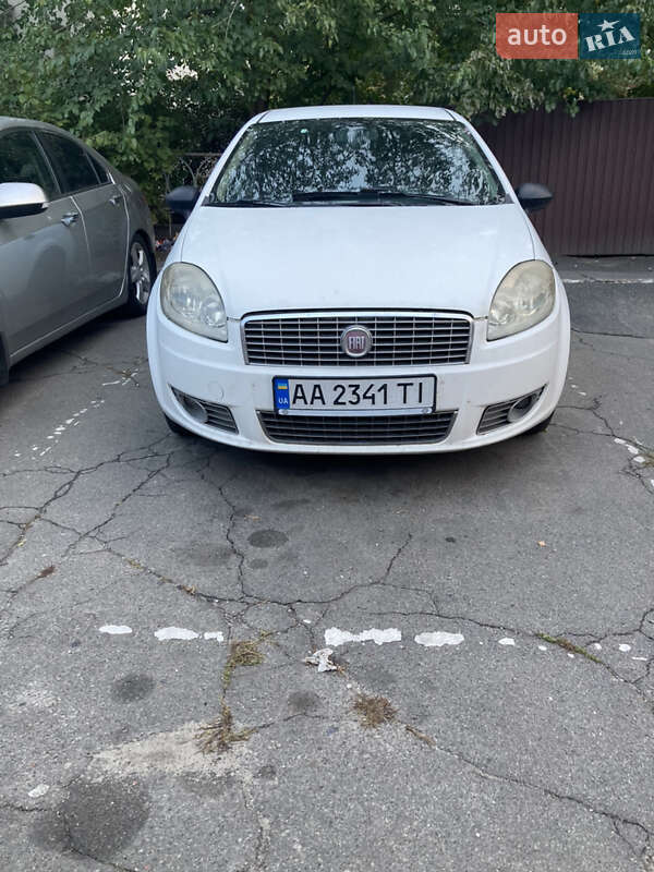 2012 fiat linea