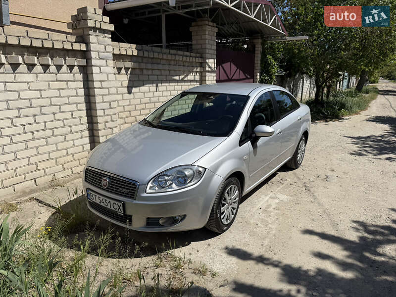 2012 fiat linea
