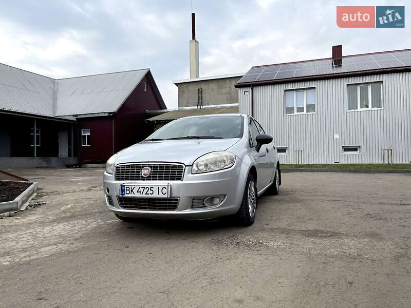 2012 fiat linea