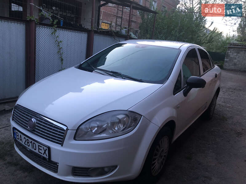 2012 fiat linea