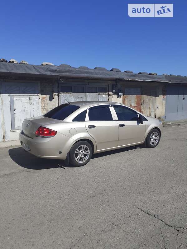 2012 fiat linea