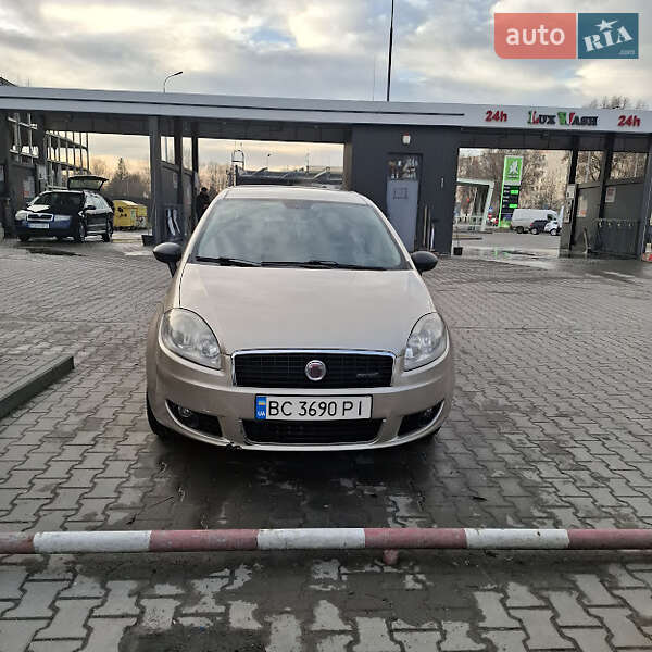 2012 fiat linea