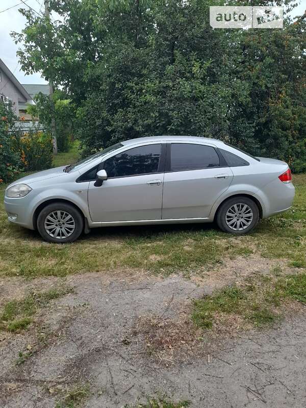 2012 fiat linea