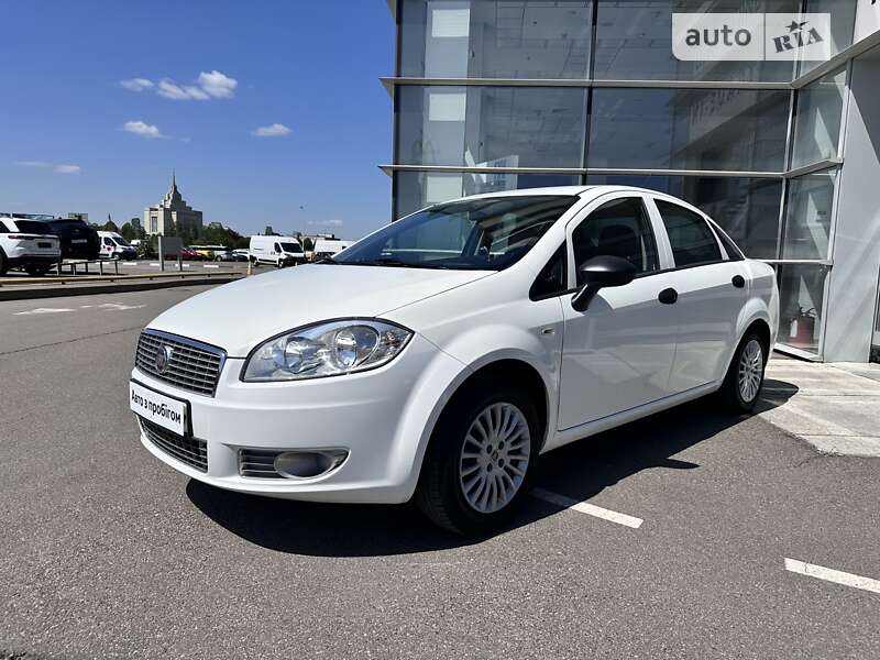 2012 fiat linea