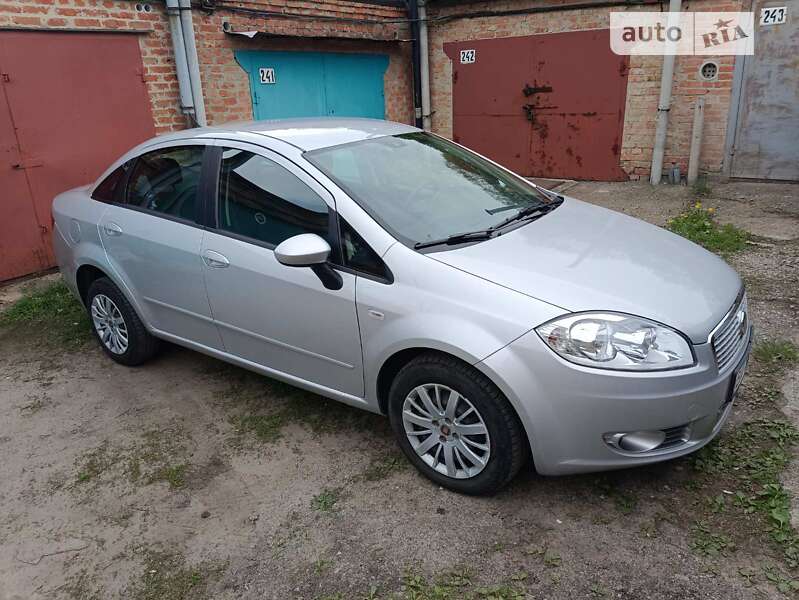 2012 fiat linea