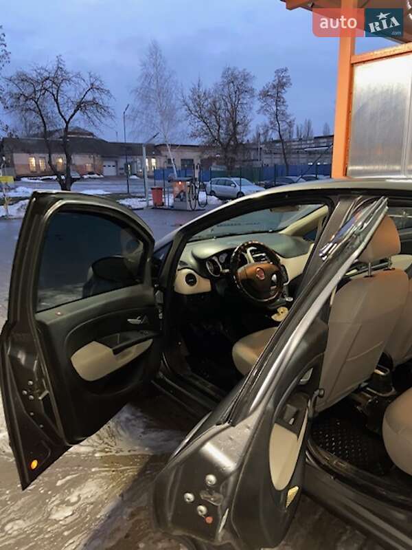 2013 fiat linea