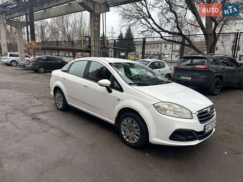 2013 fiat linea