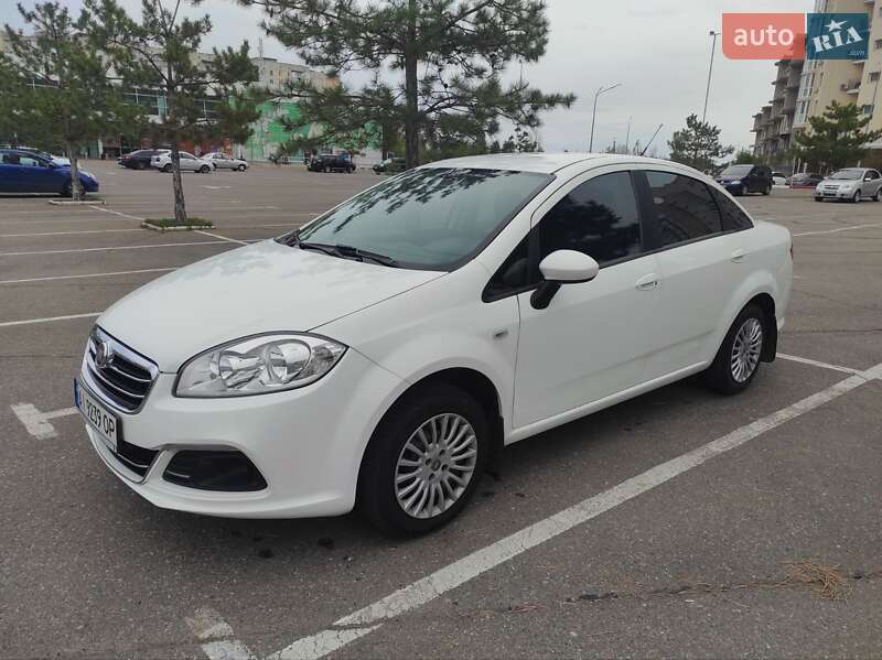 2014 fiat linea