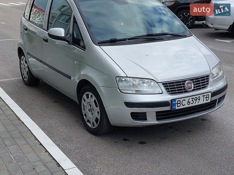 2011 fiat idea