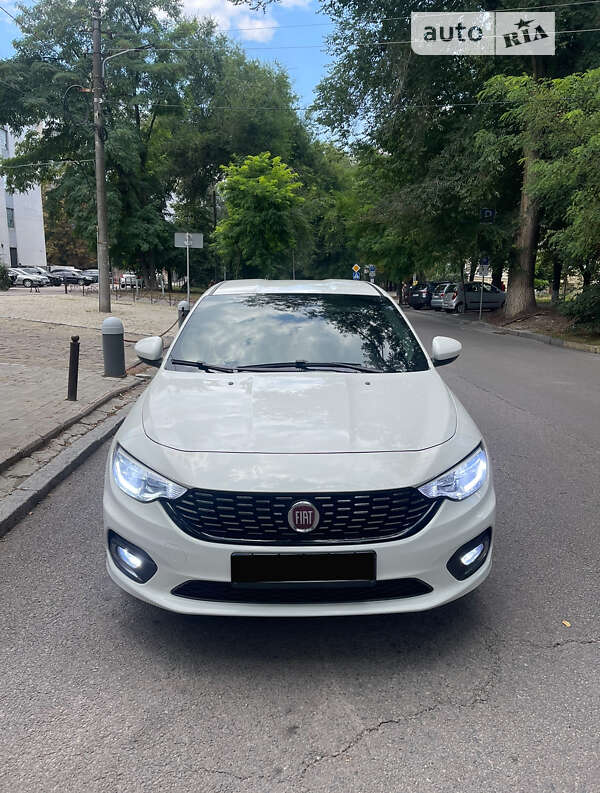 2017 fiat tipo