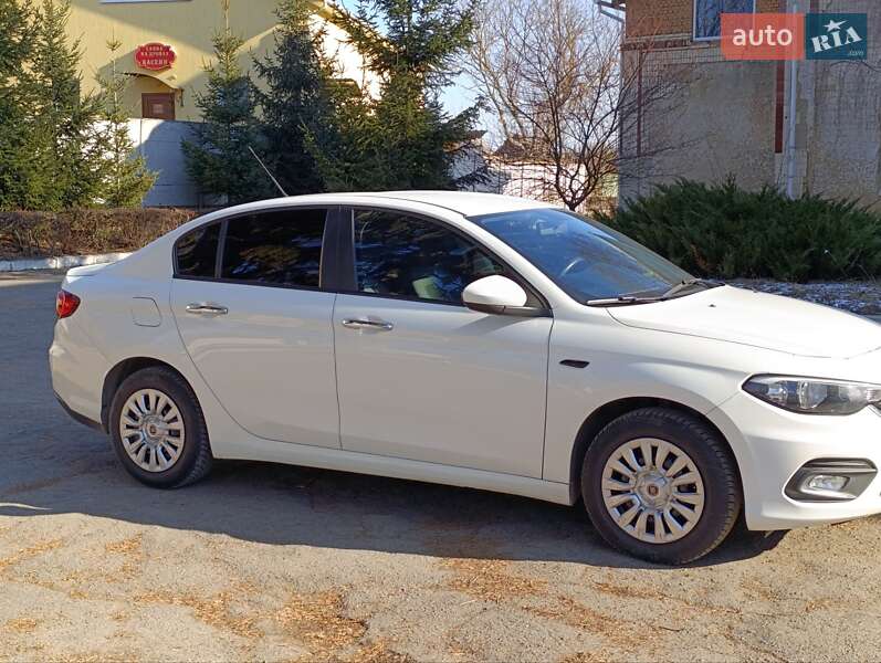 2019 fiat tipo