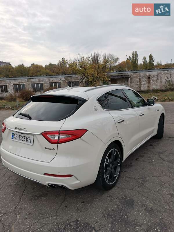 2016 maserati levante