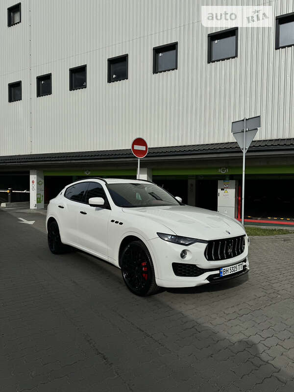 2016 maserati levante
