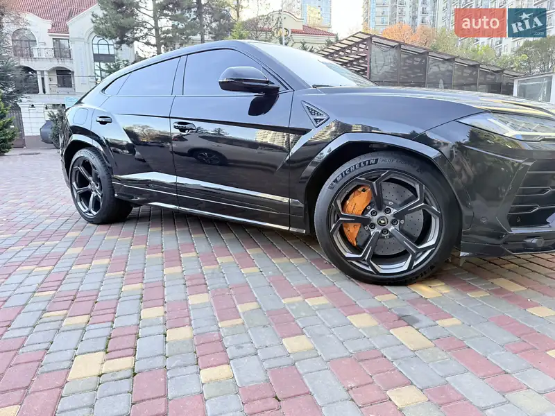 2020 lamborghini urus suv